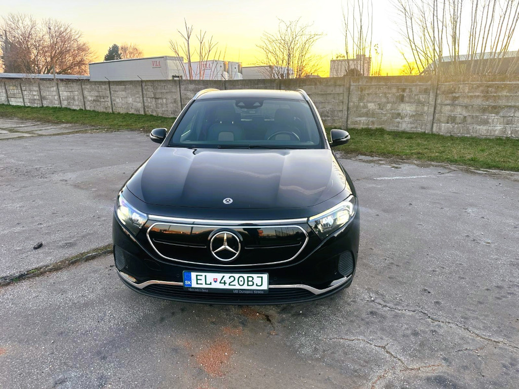 Mercedes EQA - 3