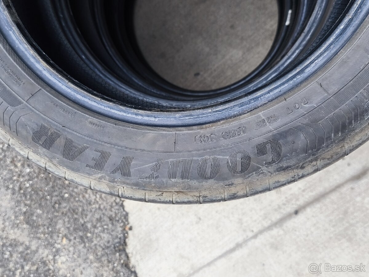 Pneu 215 55 r17 - 3