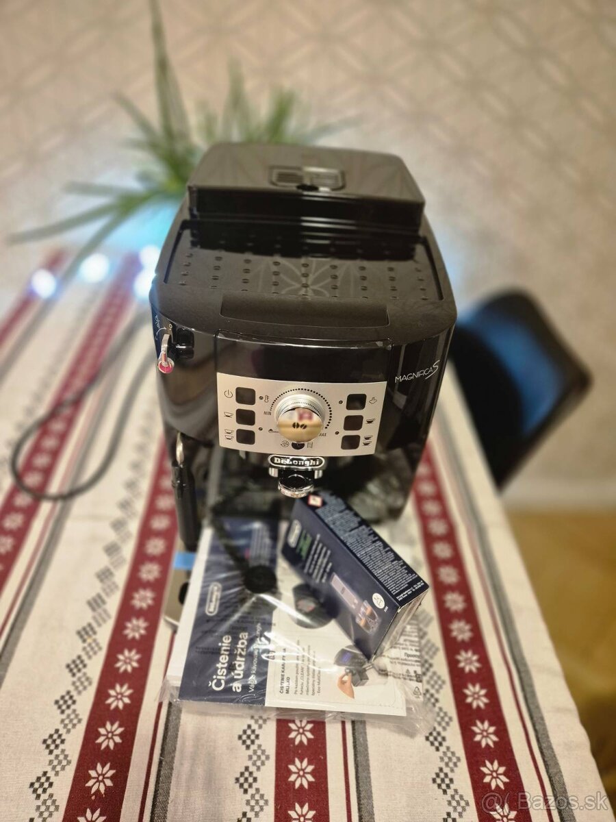 DeLonghi Magnifica S - 3