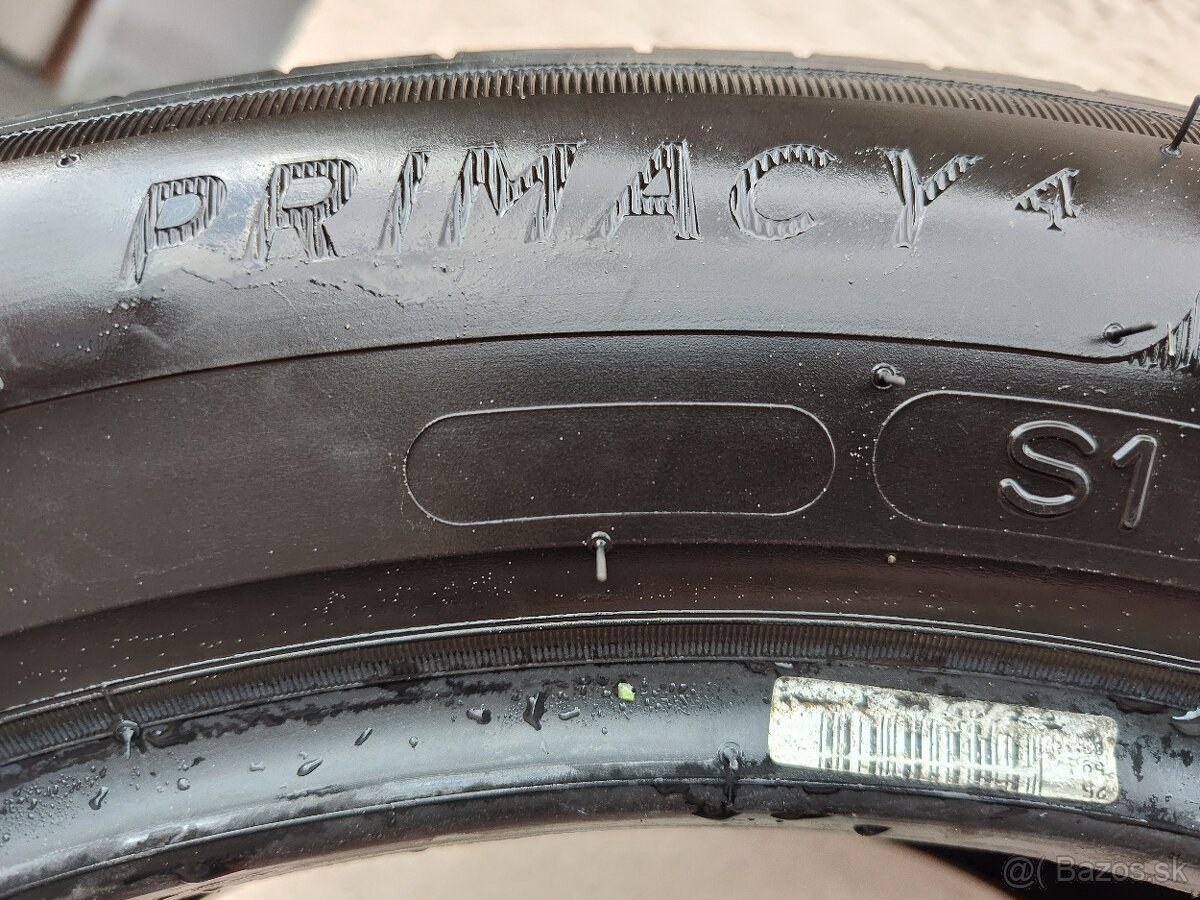 Michelin Primacy 235/50 R19 - 3