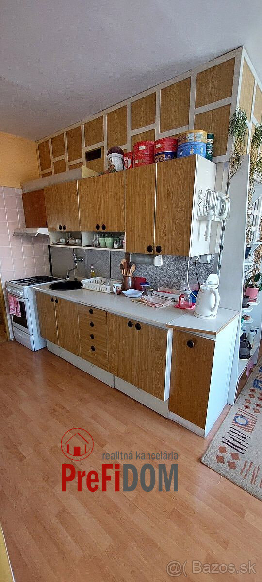 PREDAJ veľký 4 izbový byt Žarnovica. Výmera bytu 80m2. - 3