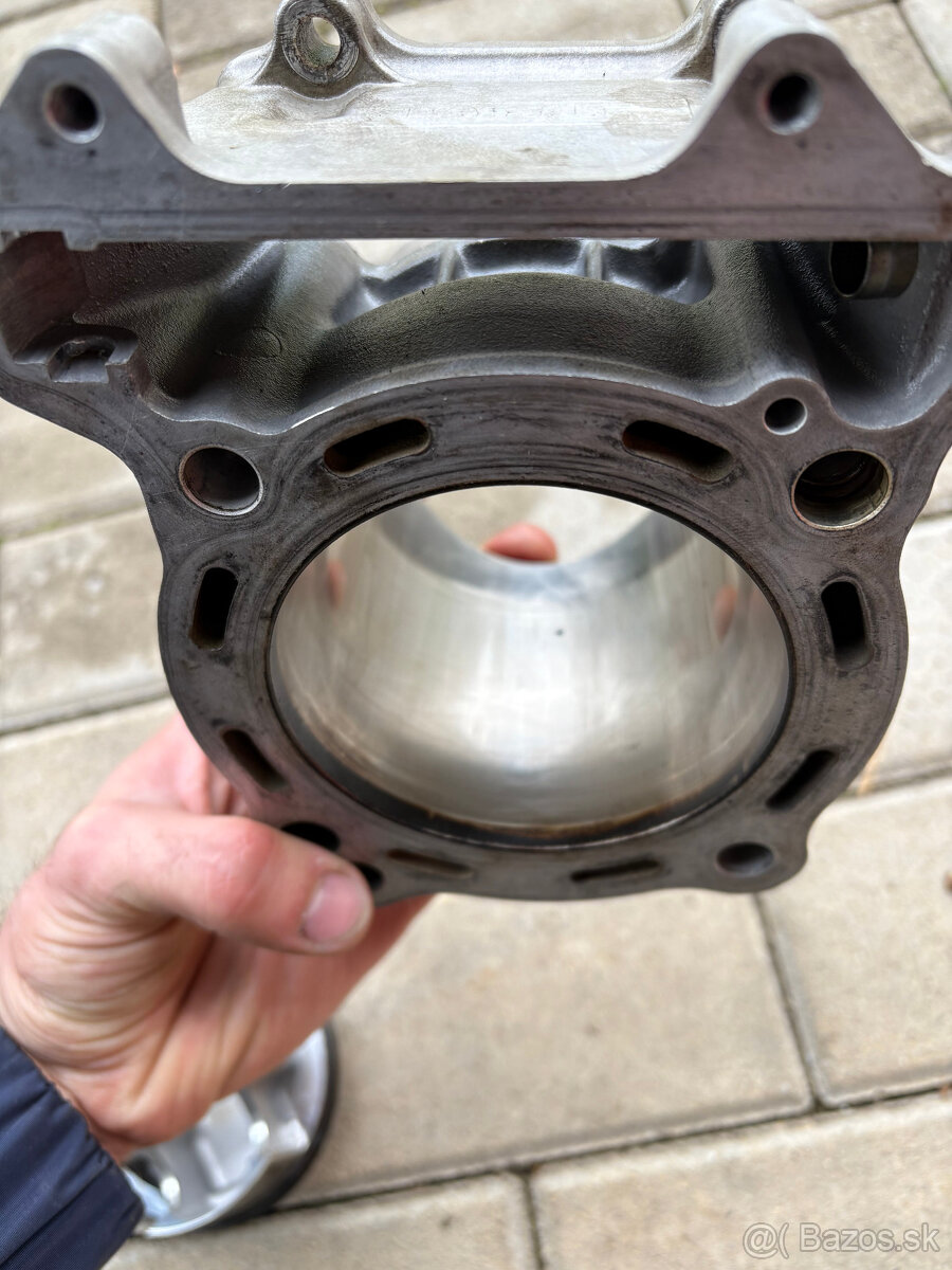 Piest a válec LTZ 400 - 3