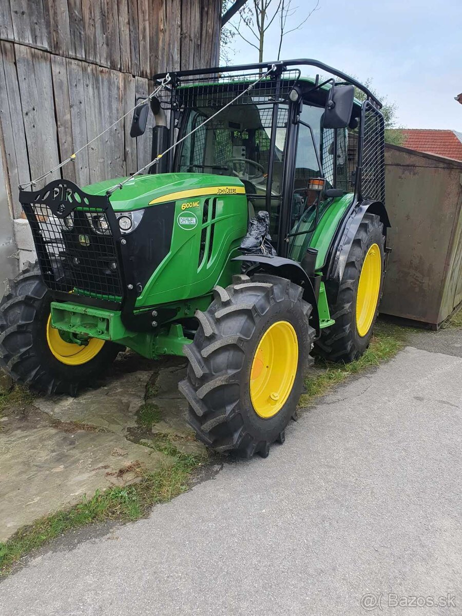 Predám John Deere 6100MC - 3