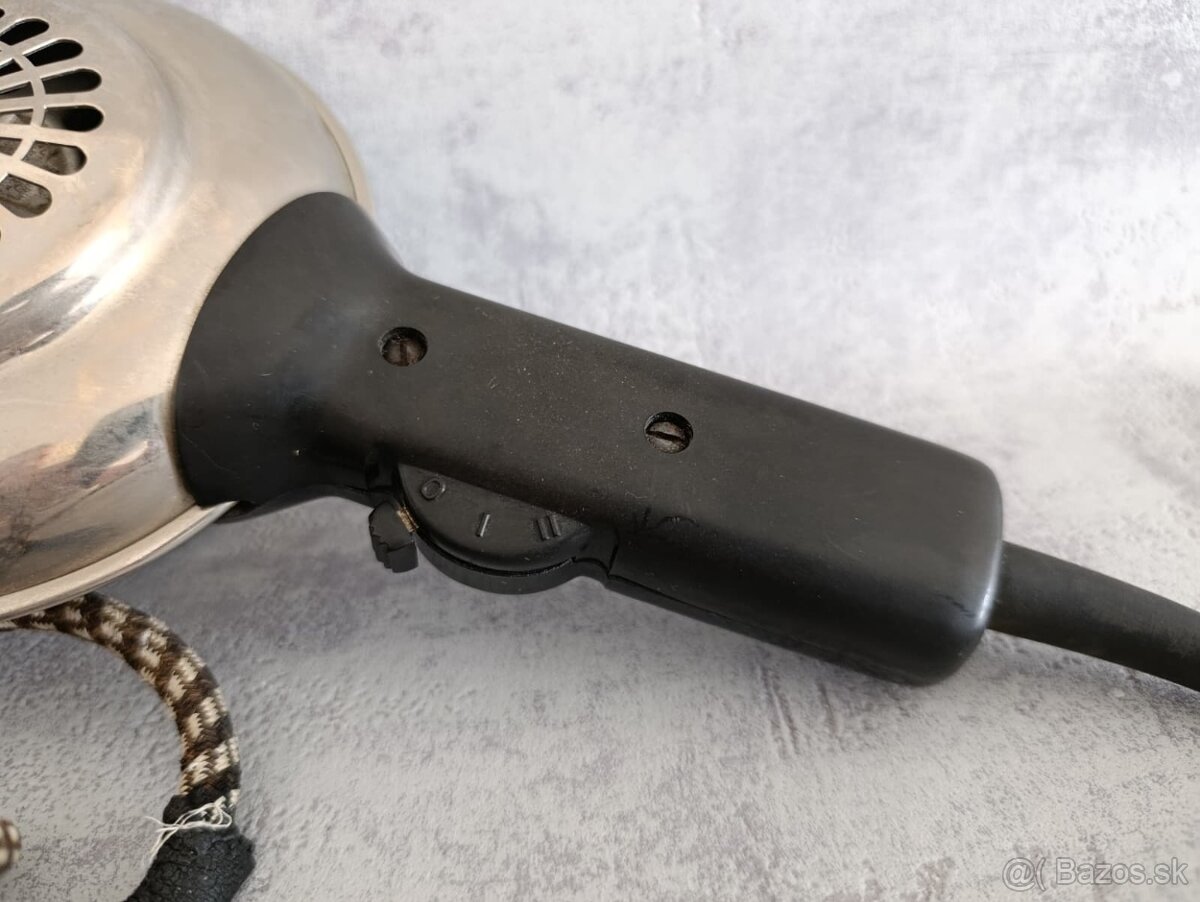 Starý značkový fén AEG – chromovaný kov, textilní kabel, krá - 3