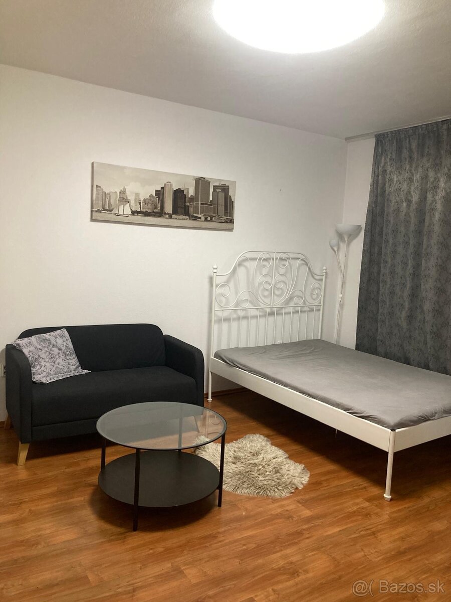 1-izbovy byt na prenajom v centre Púchova - 3