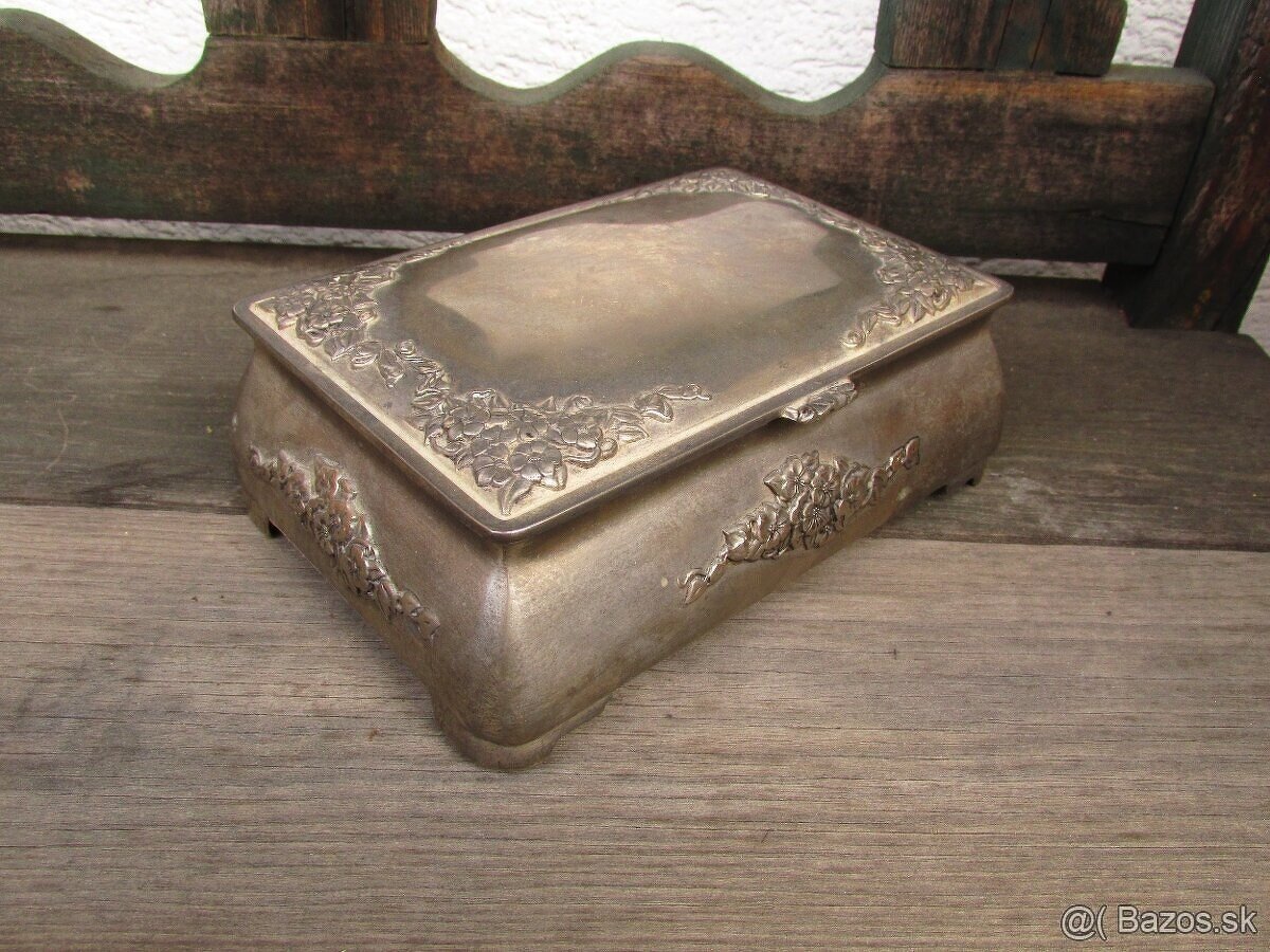 Ponúkam krásnu starú kovovú šperkovnicu. - 3
