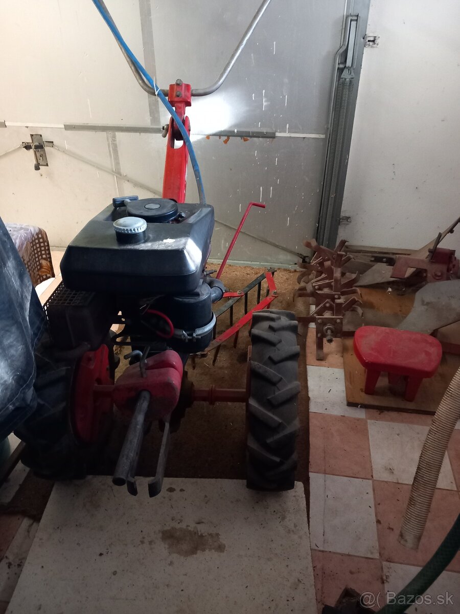 Predam malotraktor Vari s naradim - 3