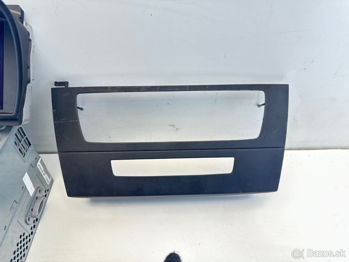 BMW E9X CIC retrofit - 3