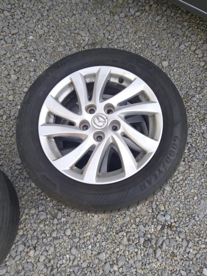 16" alu MAZDA + letné pneu originál. - 3
