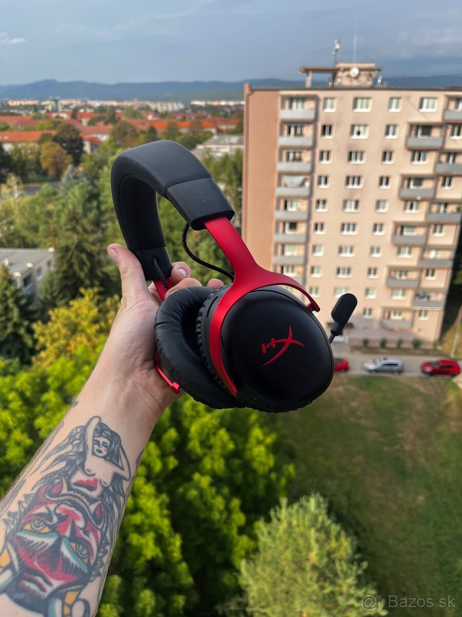 HyperX Cloud III S Wireless Gaming Headset - 3
