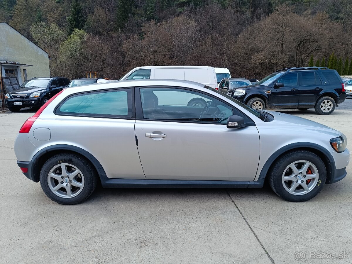 Volvo C30, 1,6 benzín,r .v. 4/2007, manual, 101 PS - 3