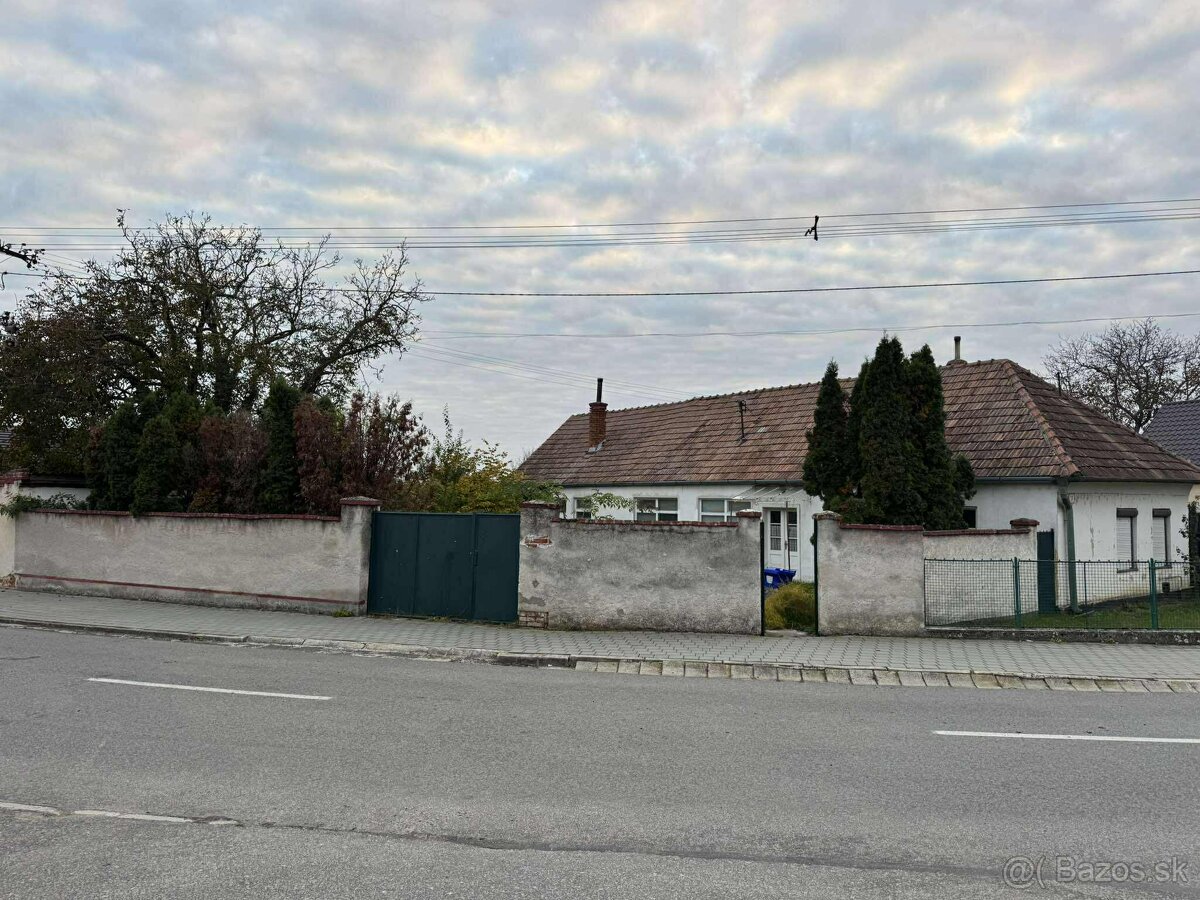 Predám starší rodinný dom s pozemkom - 580m2 - 3