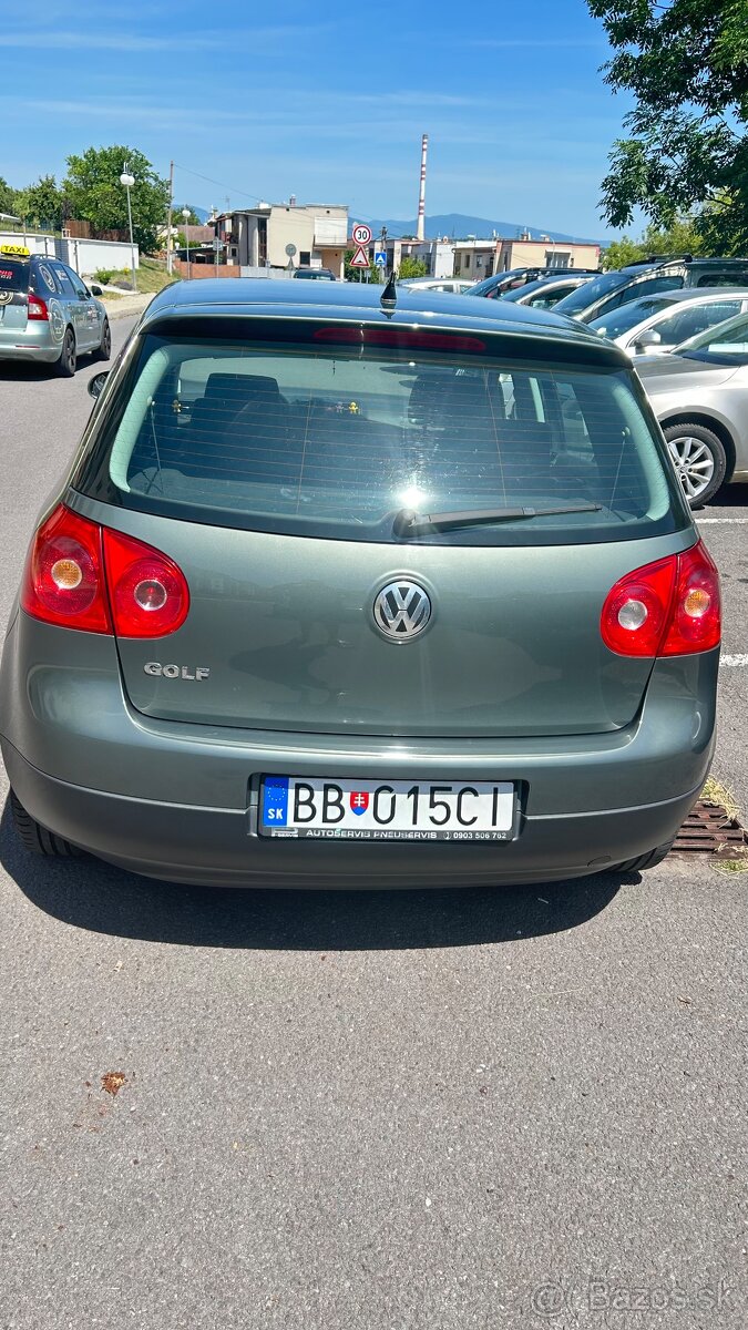 Predám Volkswagen Golf V 92000km.. - 3