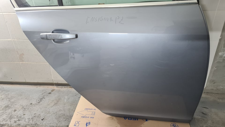 Kufrové dvere opel insignia hatchback 2008 zadne prave dvere - 3