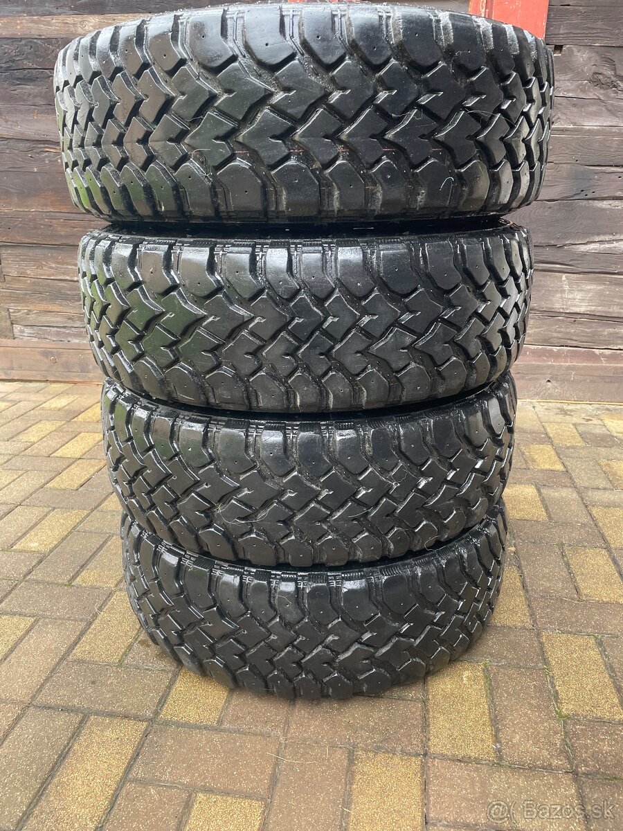Hankook 235/75r15 - 3