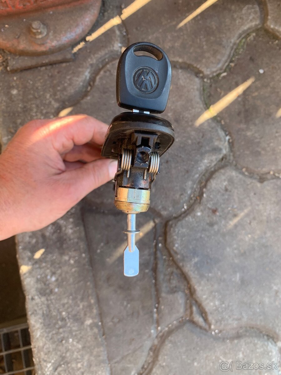 Predám vonkajšiu kľučku aj s kľúčom do vw sharan - 3