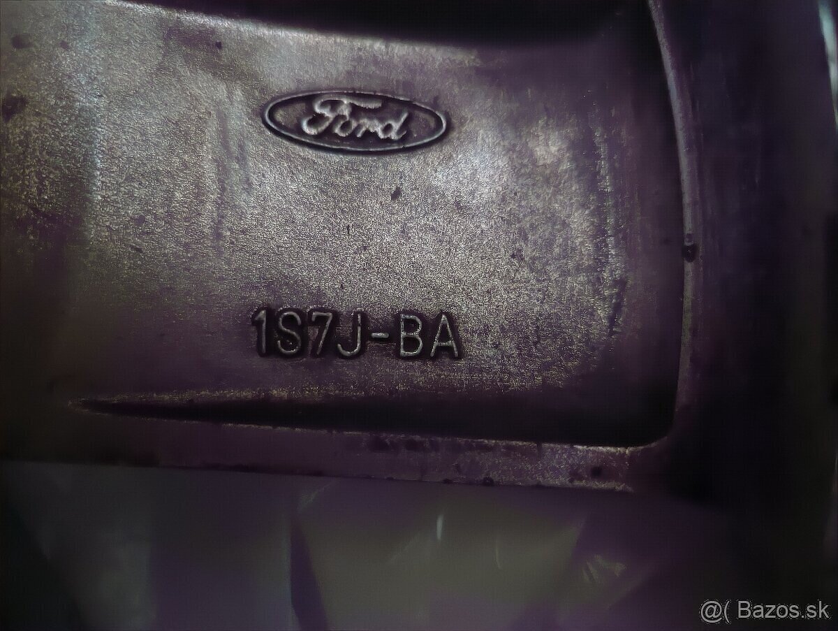 Elektróny obuté na celkom nových letných pneu - 3