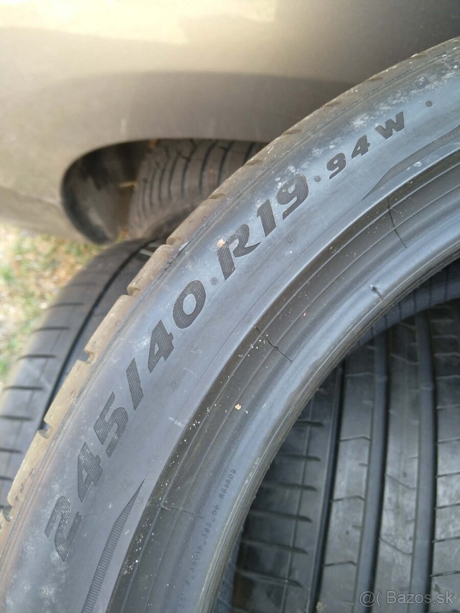 245/40 R 19 letné. - 3