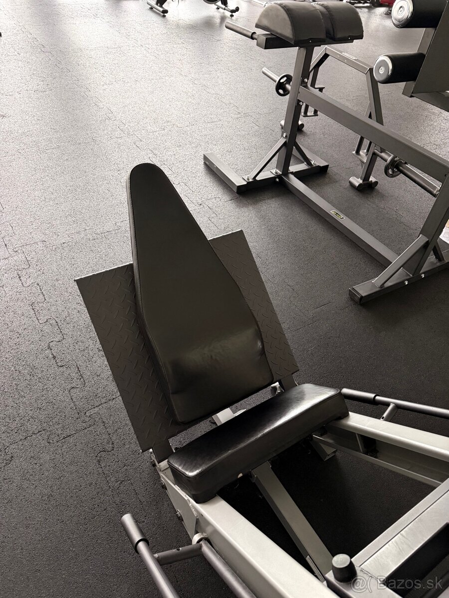 Body-Solid 2v1: Leg Press & Hack Squat - 3