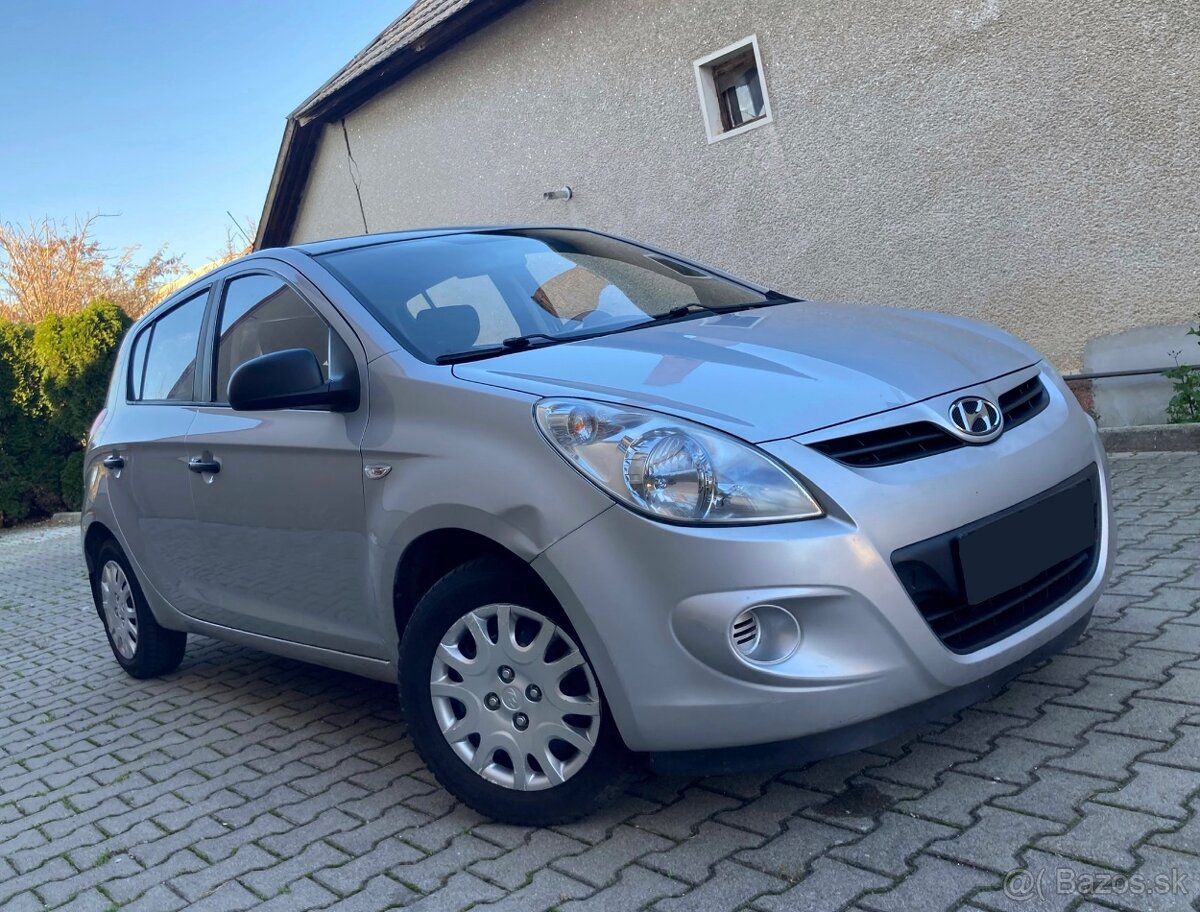 Hyundai i20 1.2i 16V 2010 TOP STAV - 3