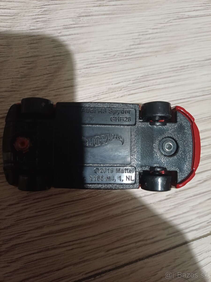 Hot wheels 2019 audi r8 spider - 3