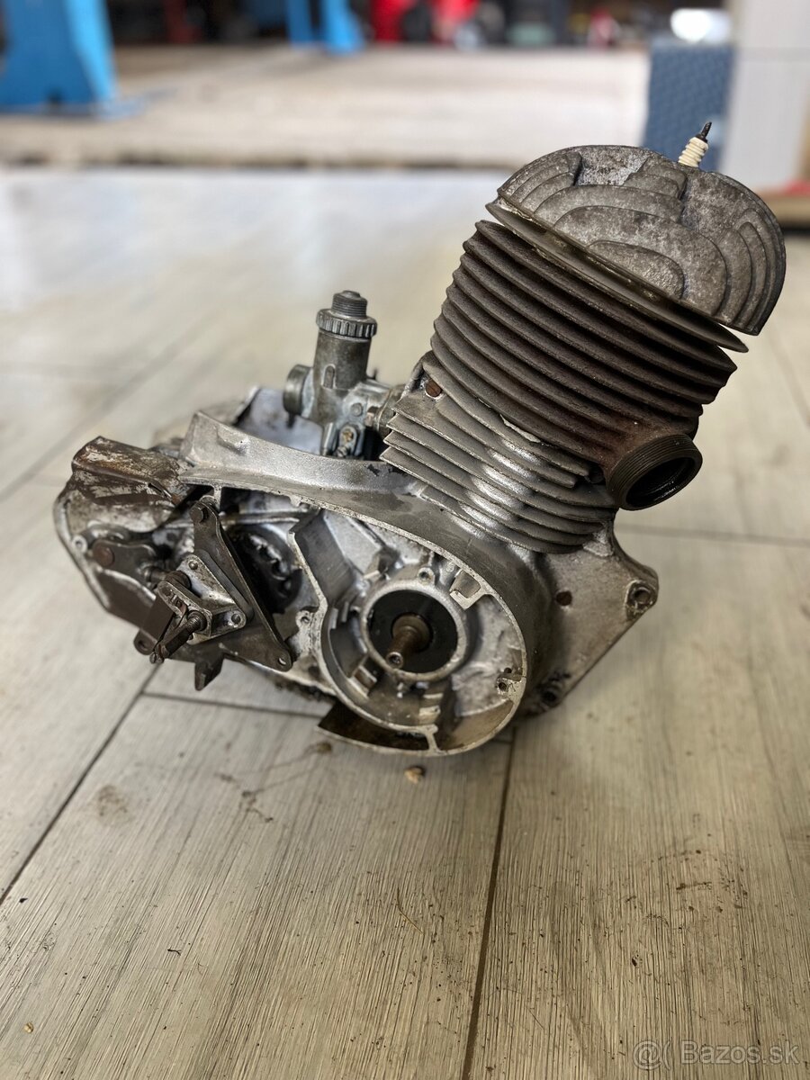 Motor jawa 250/353 - 3