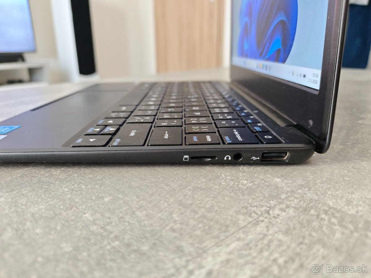 UMAX VisionBook N12R - 3