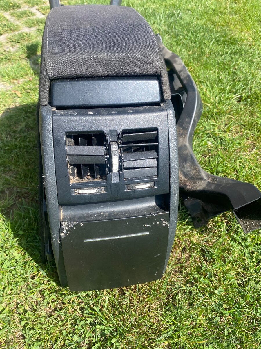 Predám Lakťovú opierku do škoda octavia2 - 3