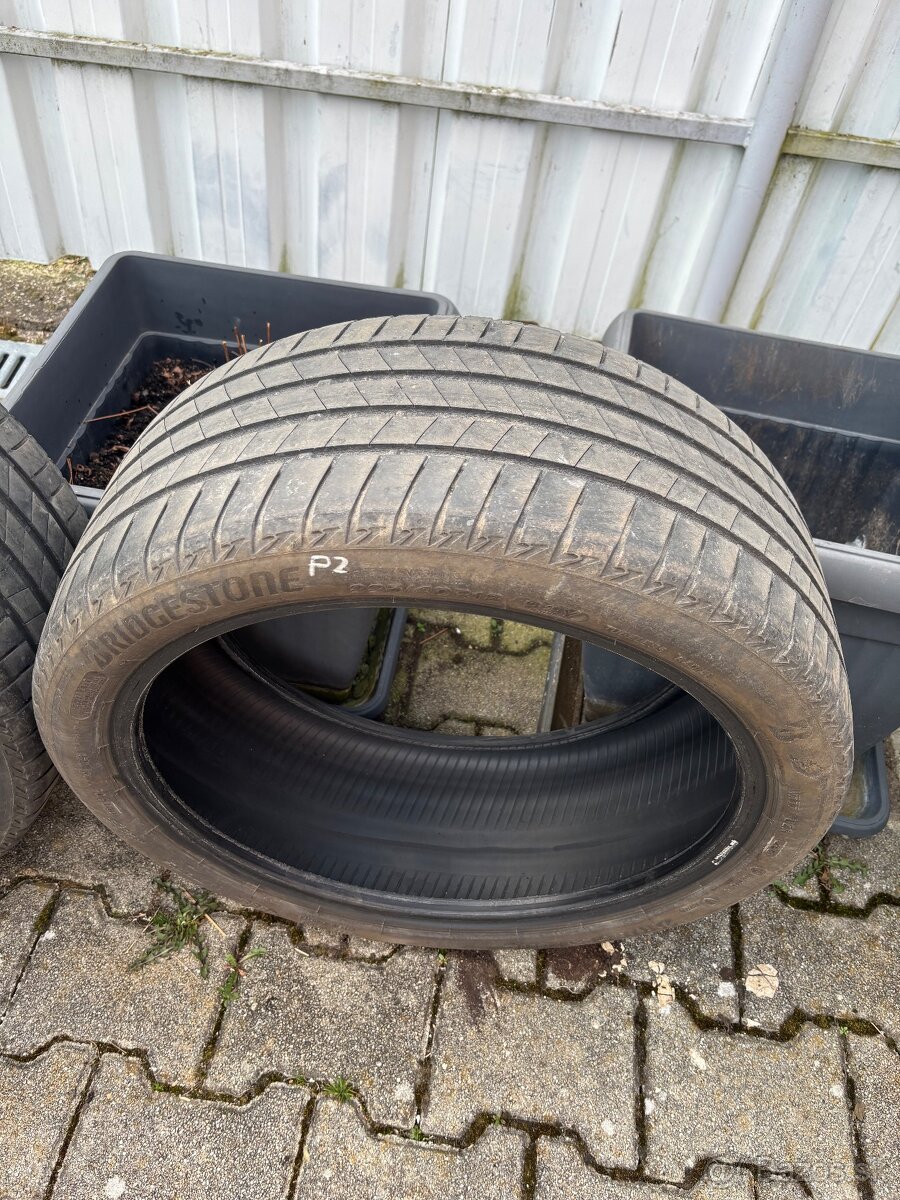 Predám 225/40r18 92y - 3