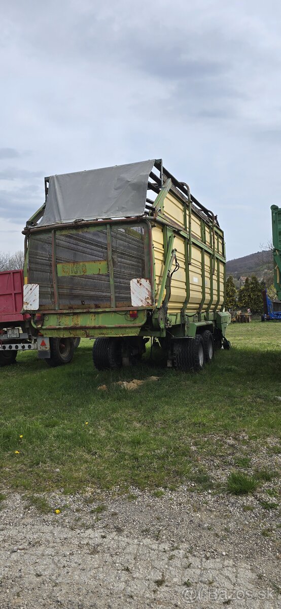 Zberači voz Krone Titan 6/48 - 3