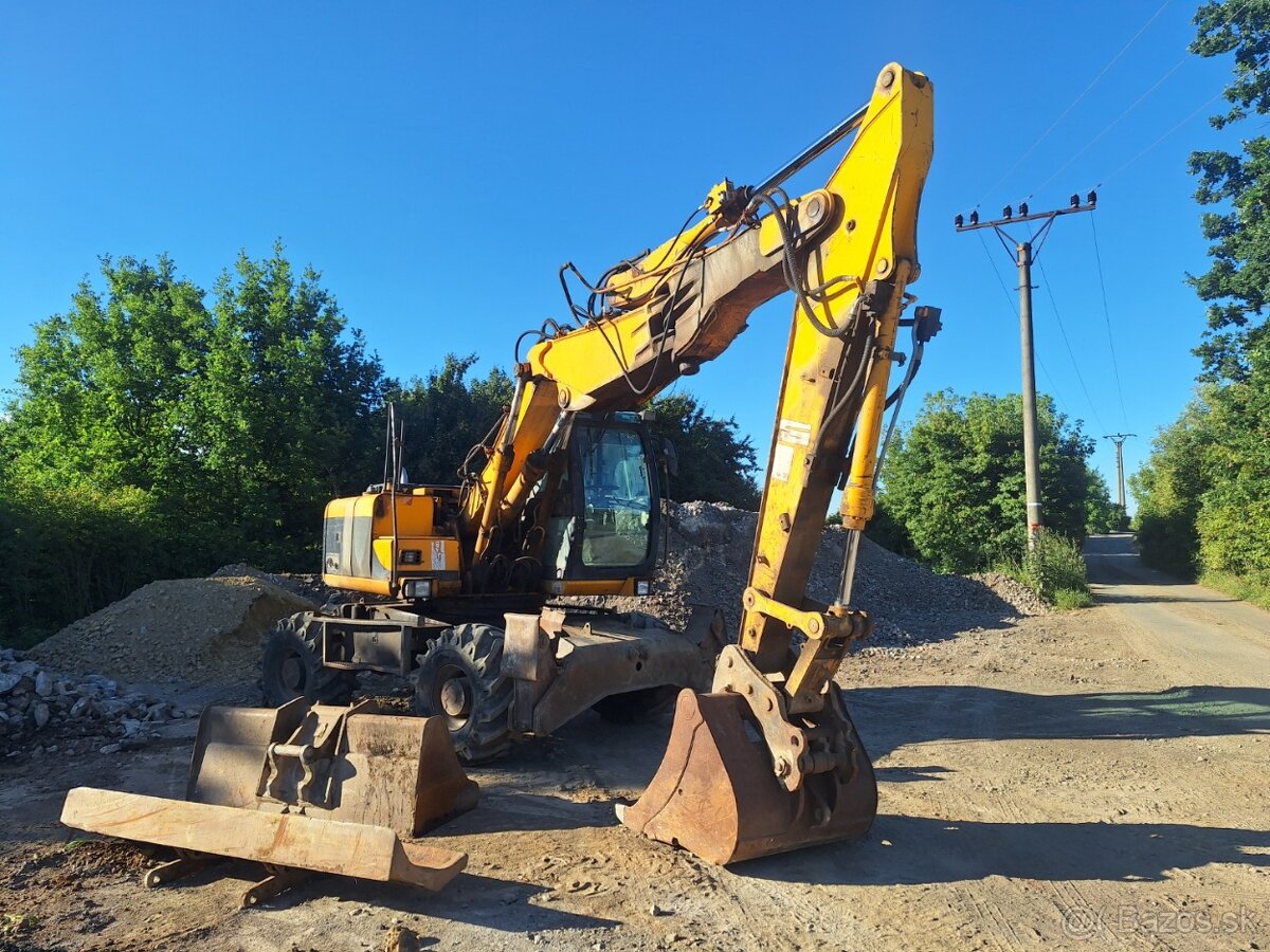 JCB JS 130 - 3