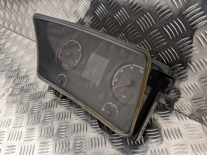 Palubná doska / budíky SCANIA - 3