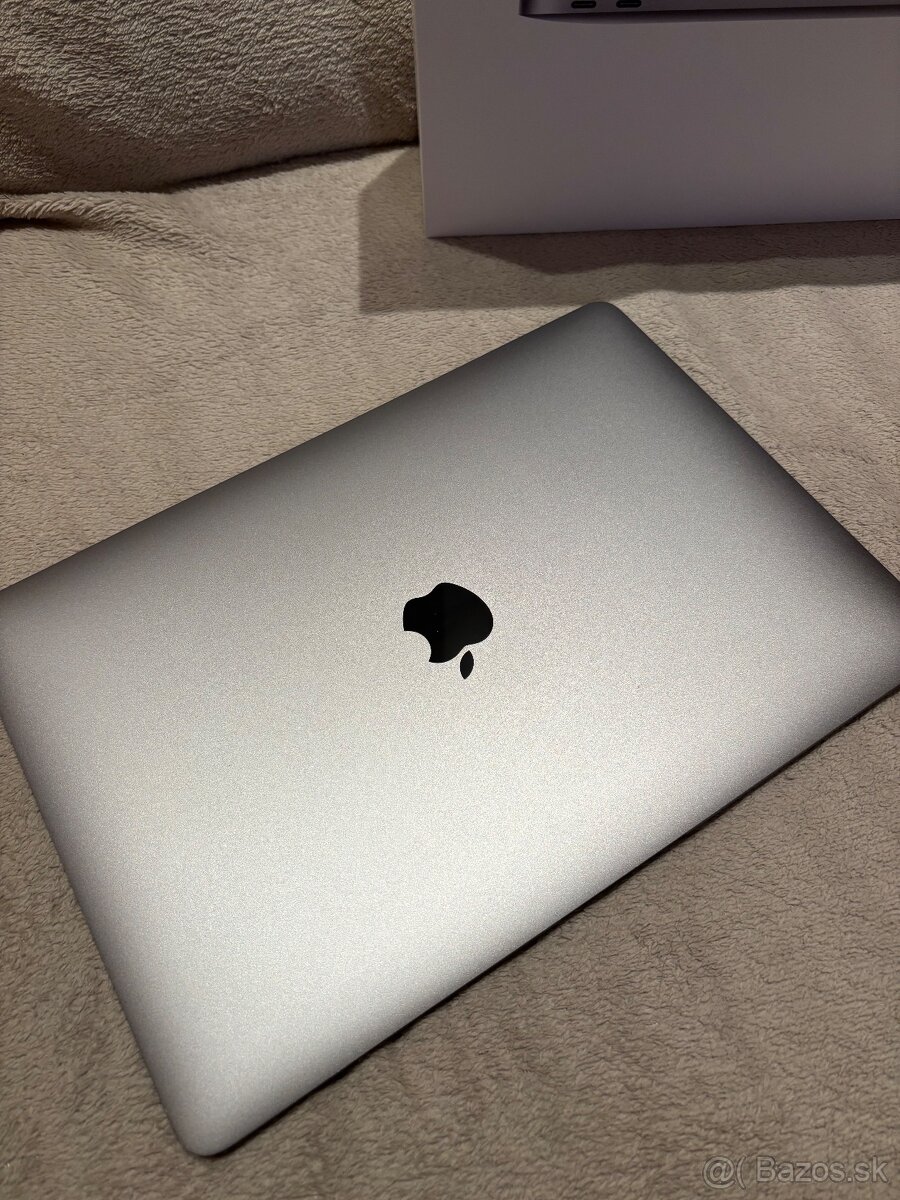 MacBook Air 13” (2020) - 3