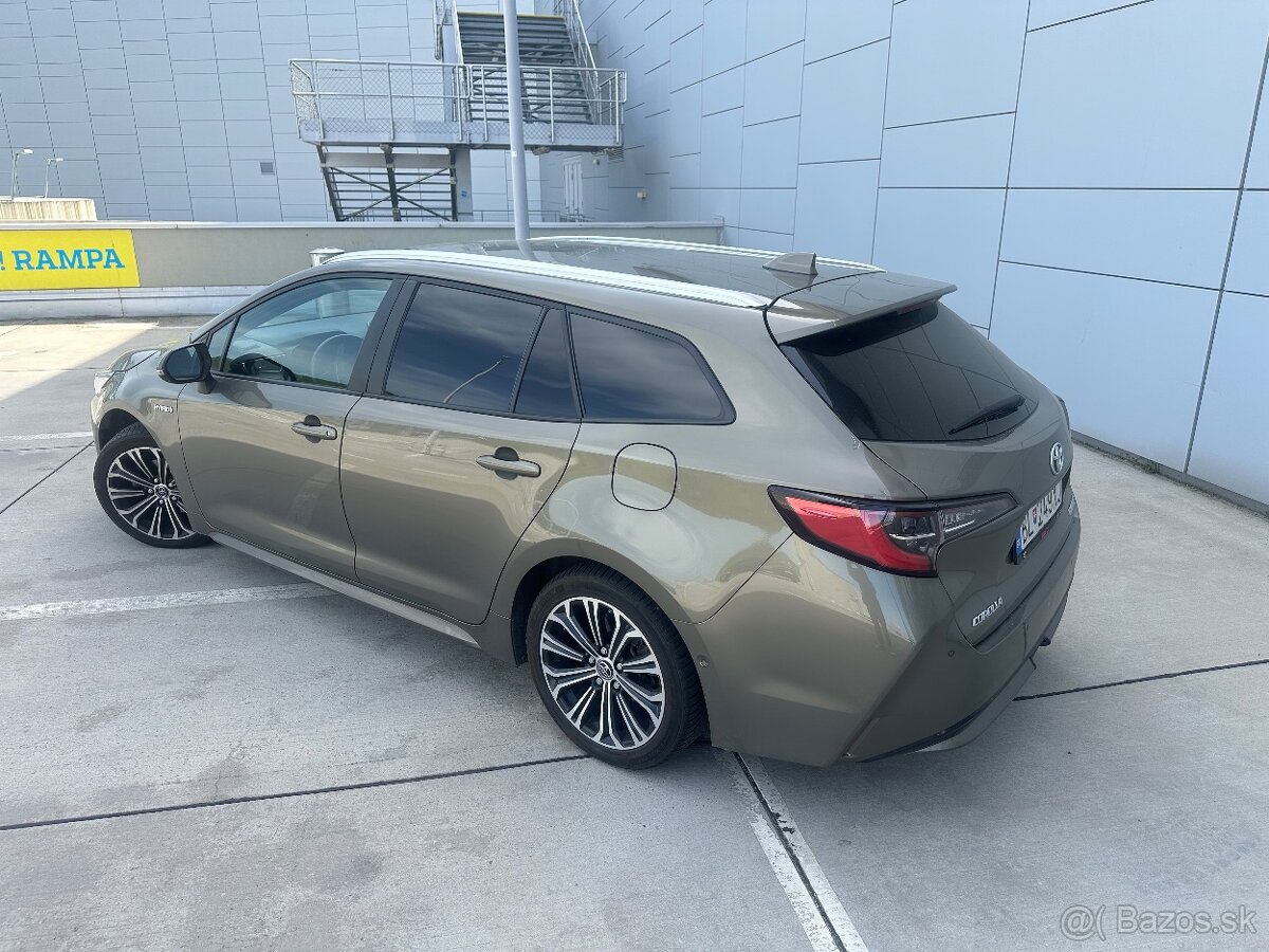 TOYOTA COROLLA COMBI 1.8 HYBRID - 3