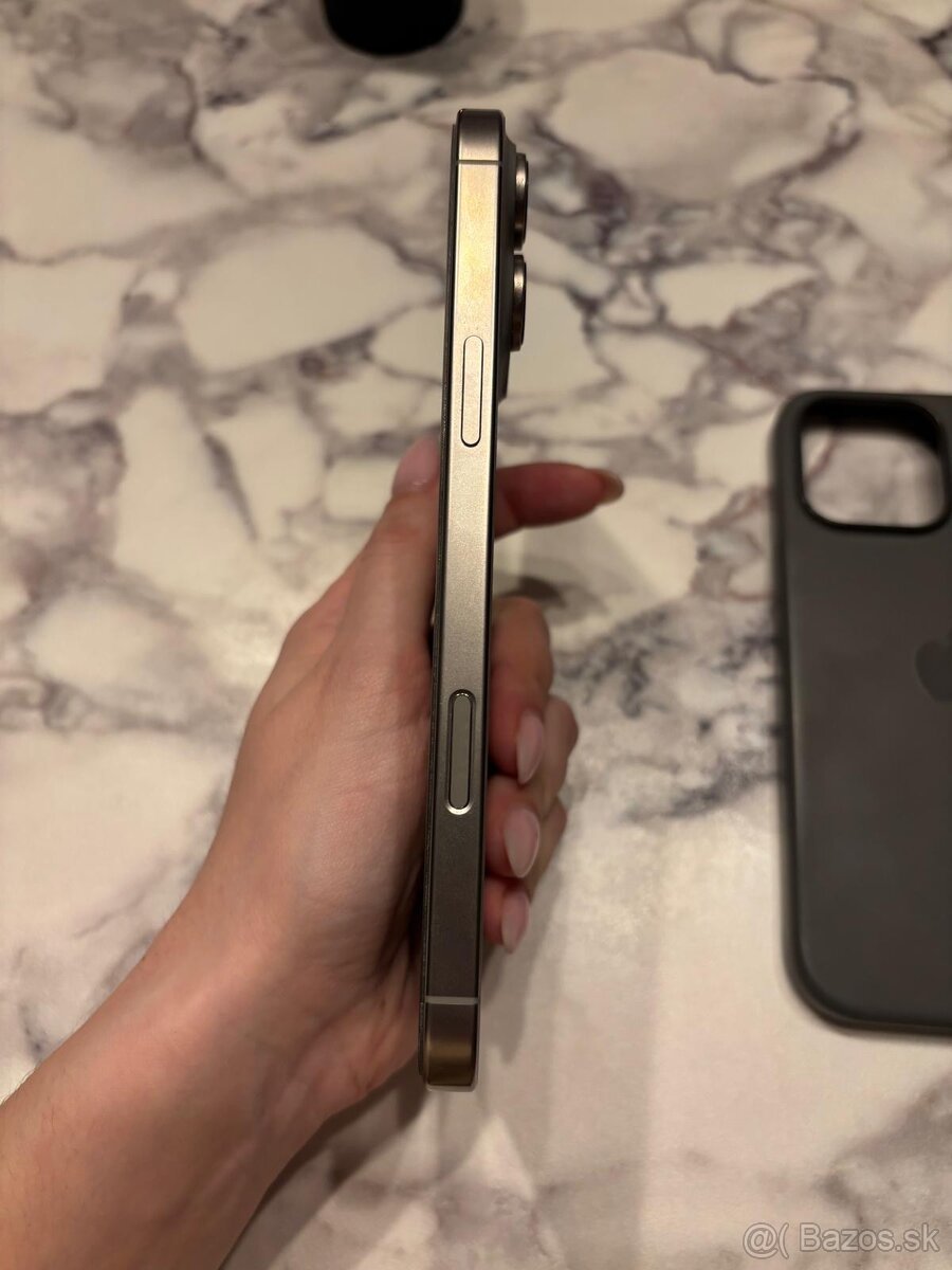 iPhone 16 pro max - 3