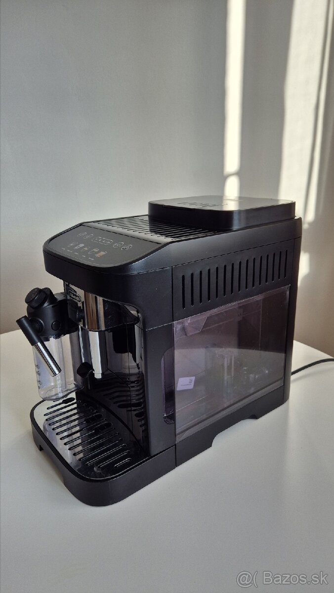 Kávovar DeLonghi Magnifica Evo 2023 roku - 3