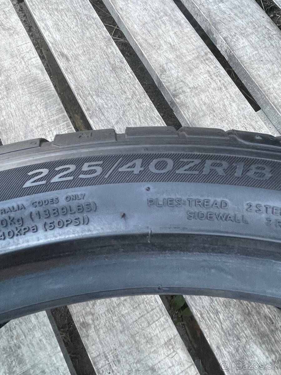 Letné pneu 225/40 R18 - 3