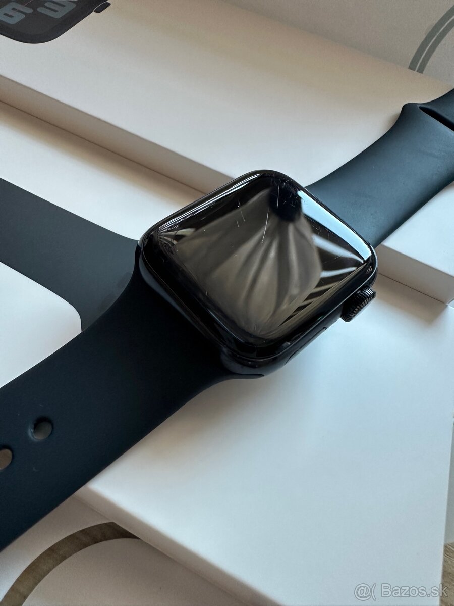 Apple watch SE 2nd generation 40mm - 3