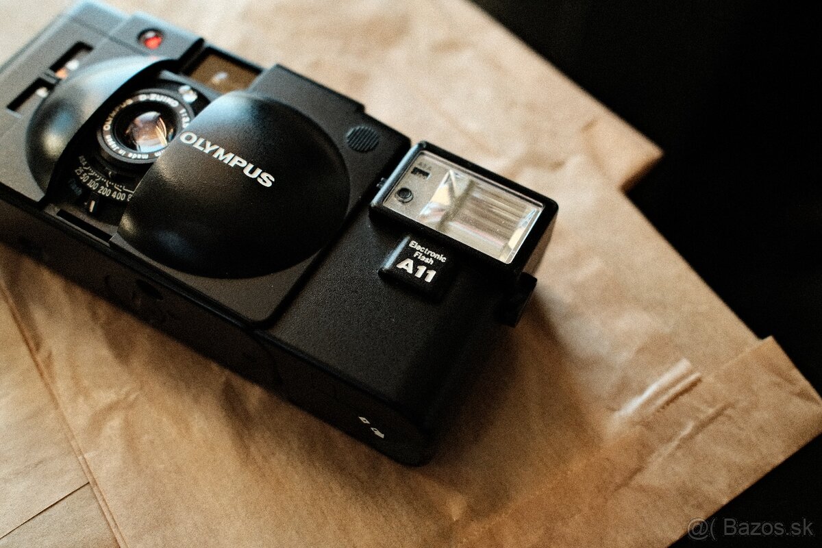 Olympus XA2 + blesk Olympus A11 - 3