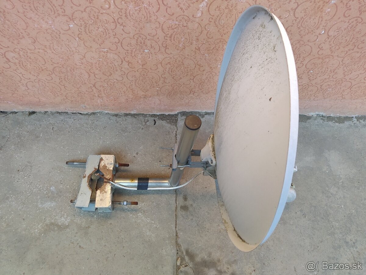 Predám parabolu so stojanom a uchytením. Cena za celok: 10€ - 3