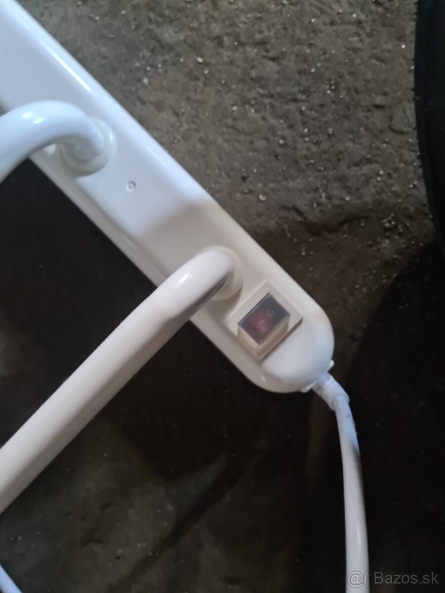 Elektrický nástenný ohrievač vyhrievaný sušiak - 3