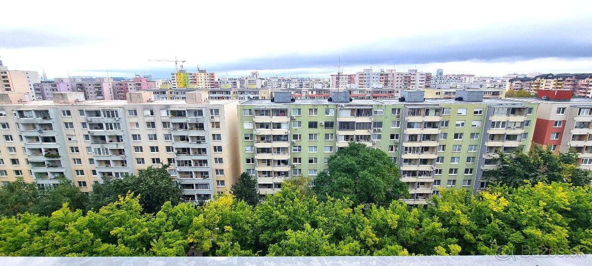 PEKNÝ KLIMATIZOVANÝ 2i. BYT 55 m2 S PARKOVANÍM V BRATISLAVE. - 3