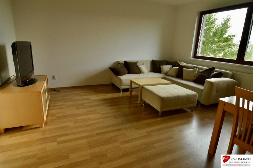 REB.SK Prenájom veľkého bytu v obľúbenej lokalite Bratislava - 3