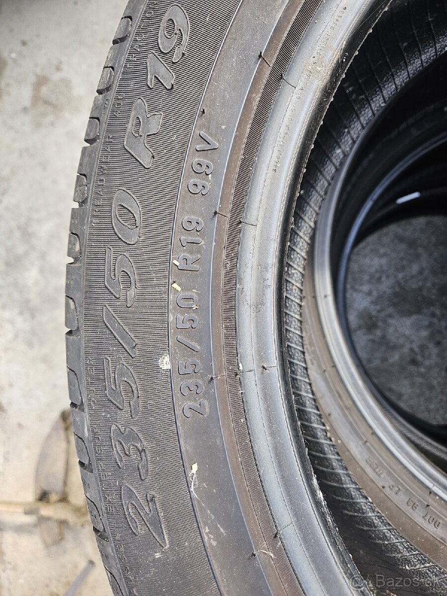 235/50 R19 - 3