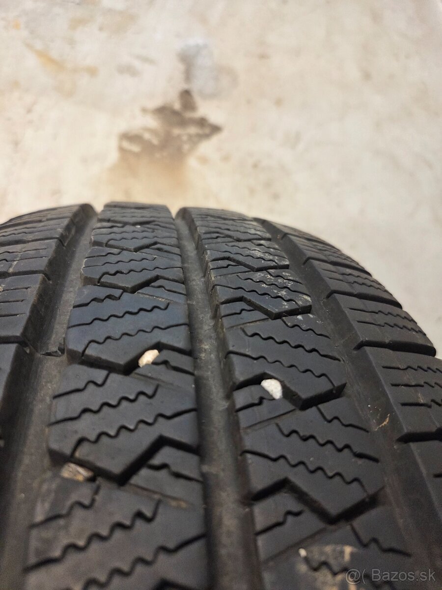 215/65 R15C zimne - 3