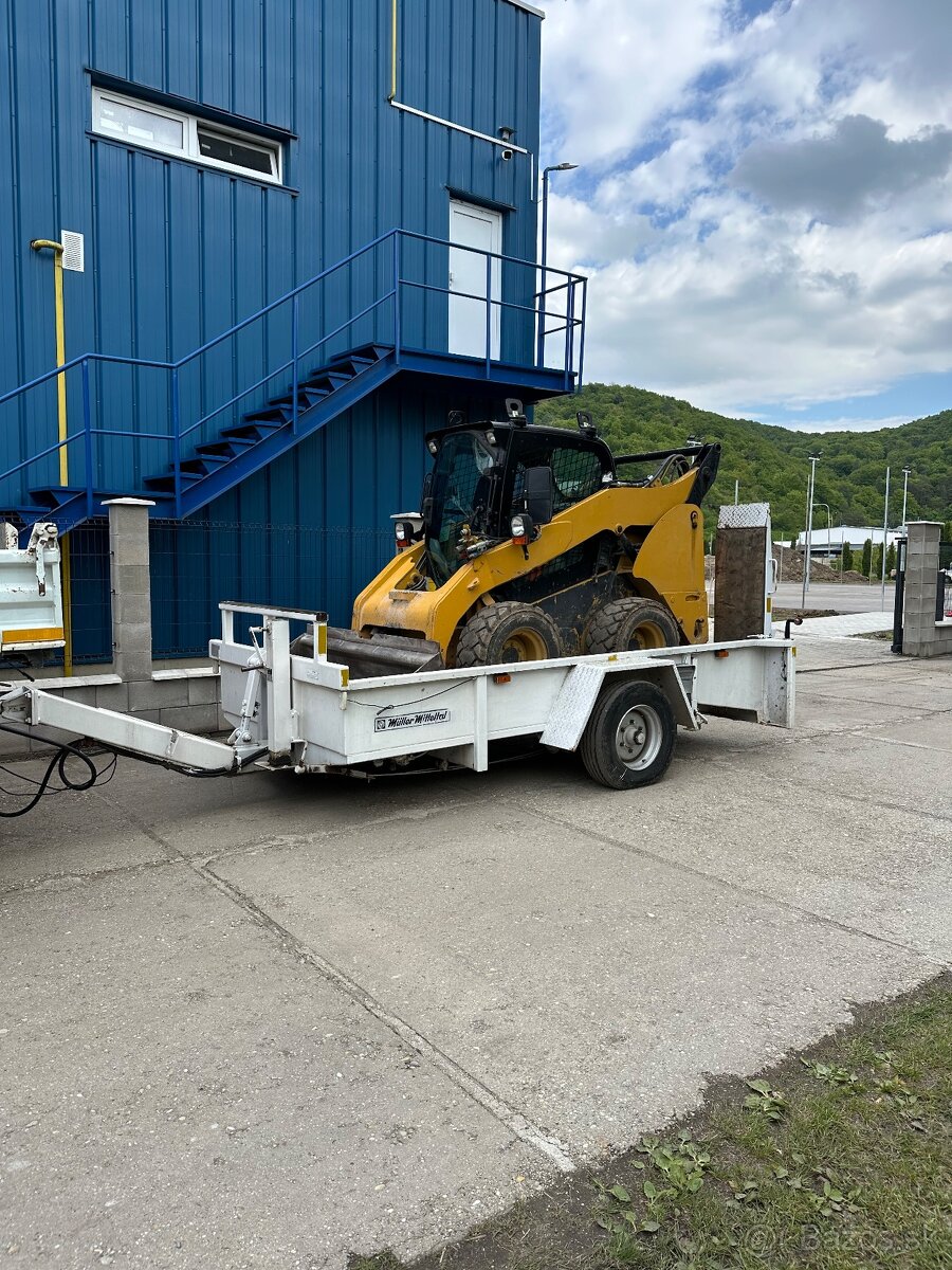 Šmykom riadený nakladač Caterpillar 262C - 3