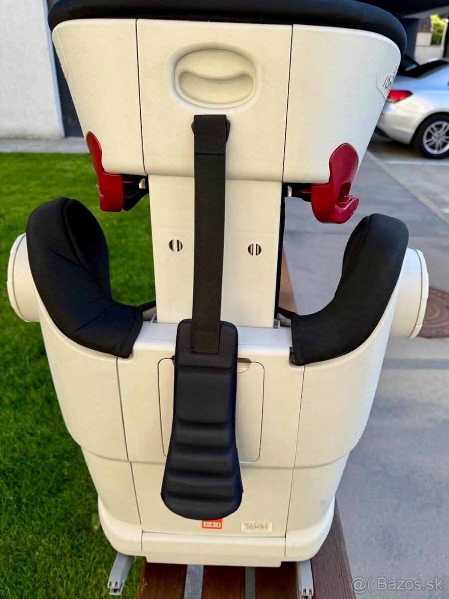 Predám autosedačku Britax Kidfix XP - 3