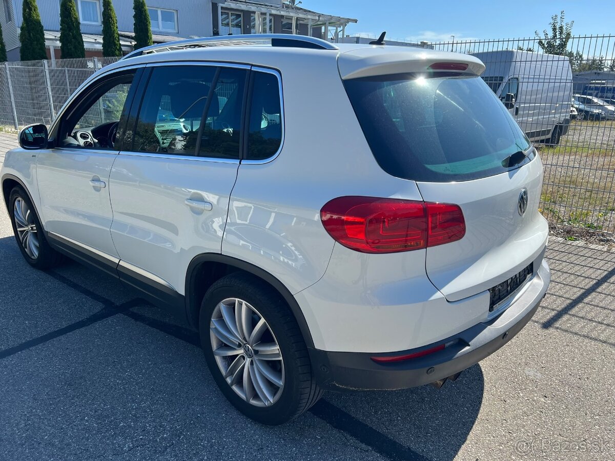 VW Tiguan 2,0 tdi - 3
