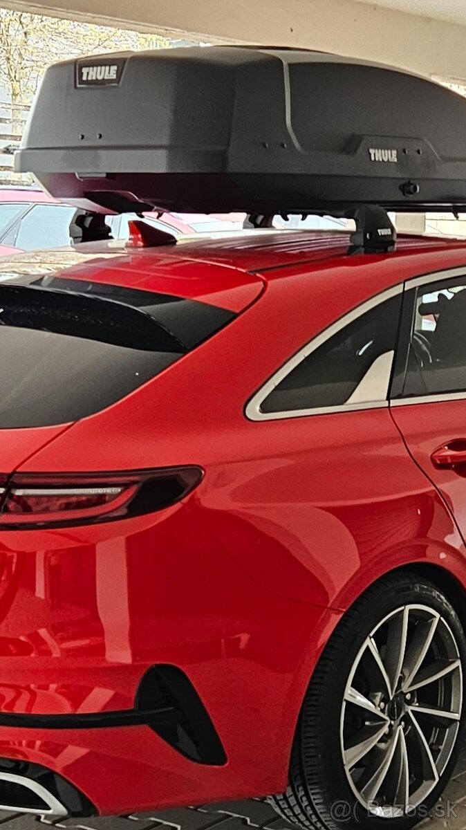 Predám strešný box THULE Force XT M - 3