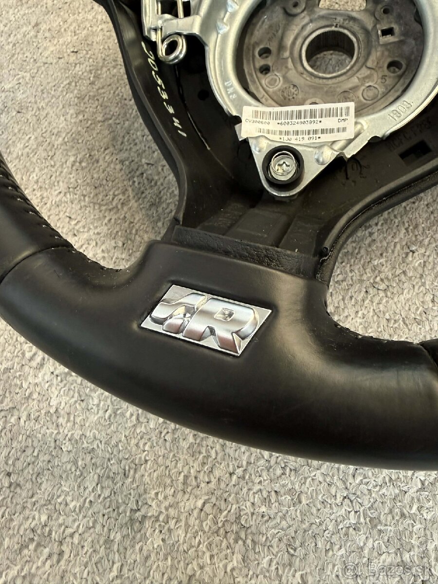 Volant golf 4 r32 - 3